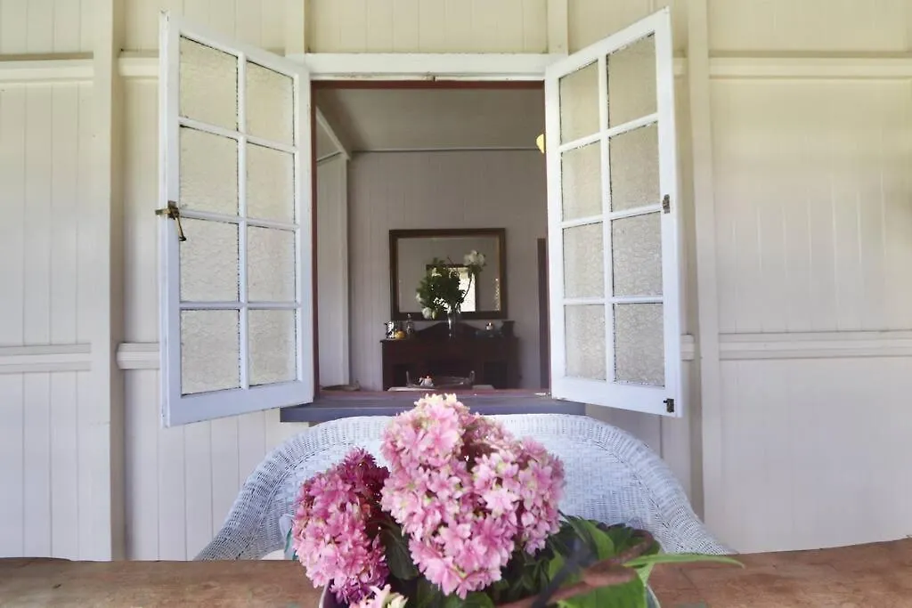 Magnolia House On The Creek - Stanthorpe Villa